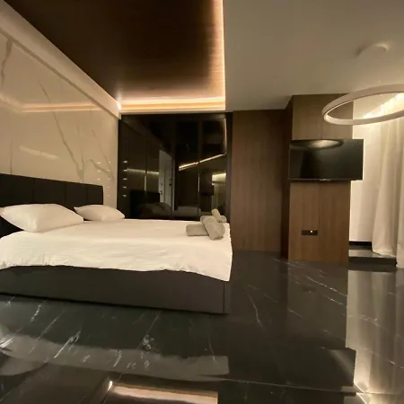 Apartment Paradise Lux *